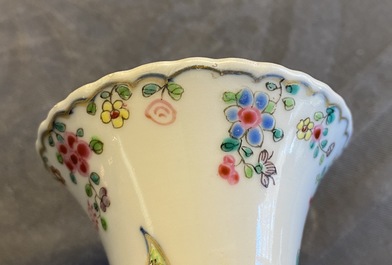 Une paire de vases et six assiettes en porcelaine de Chine famille rose &agrave; d&eacute;cor 'feuille de tabac', Qianlong