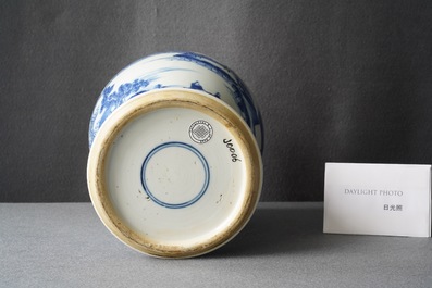 Een Chinese blauw-witte vaas met een landschap, Kangxi