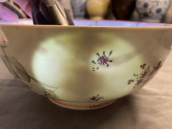 Een Chinese famille rose kom met Britse schepen, Qianlong