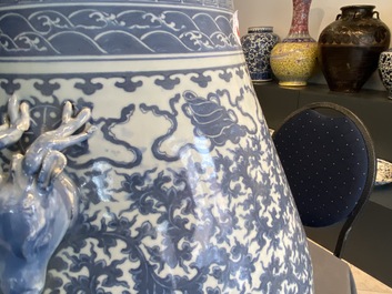 A Chinese blue and white 'hu' vase with lotus scrolls, 19th C.