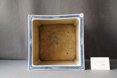 A square Chinese blue and white 'dragon' jardini&egrave;re, 19th C.