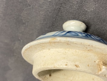 A Chinese blue and white wine ewer and cover, Wanli