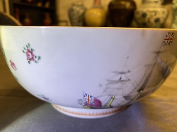 Een Chinese famille rose kom met Britse schepen, Qianlong