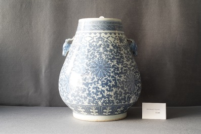 A Chinese blue and white 'hu' vase with lotus scrolls, 19th C.