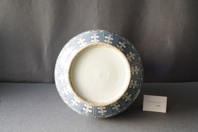 A Chinese blue and white 'hu' vase with lotus scrolls, 19th C.