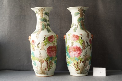 Une paire de vases en porcelaine de Chine qianjiang cai, 19/20&egrave;me