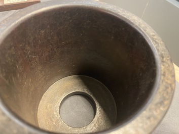 Un pot &agrave; pinceaux en bois, Chine, Ming
