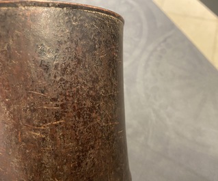 Un pot &agrave; pinceaux en bois, Chine, Ming