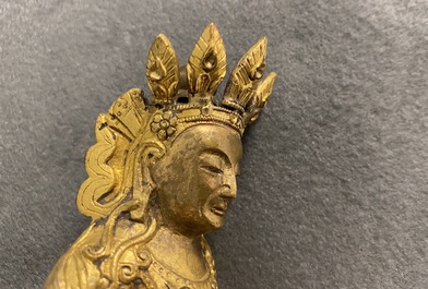 Une figure de Bouddha en bronze dor&eacute;, Sino-Tibet, 18&egrave;me