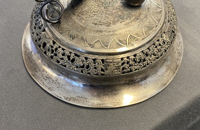 A Chinese silver censer and cover, 19/20th C.