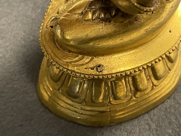 Une figure de Bouddha en bronze dor&eacute;, Sino-Tibet, 18&egrave;me