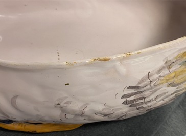 Une terrine couverte en forme de canard en fa&iuml;ence polychrome, France, 18&egrave;me