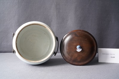 A Chinese blue and white bowl with antiquities design, Kangxi