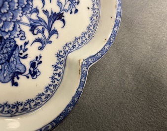 A Chinese blue and white cruet set on stand, Qianlong