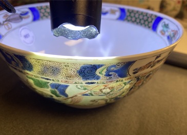 Un bol en porcelaine de Chine famille verte &agrave; d&eacute;cor de 'La romance de la chambre de l'ouest', Kangxi
