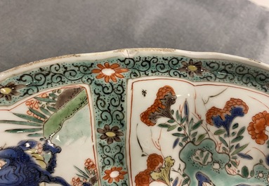 Une paire de plats en porcelaine de Chine famille verte, Kangxi