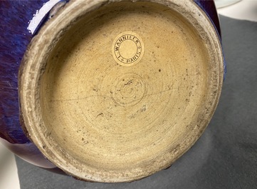 Un vase en porcelaine de Chine &agrave; &eacute;mail flamb&eacute;, 18/19&egrave;me