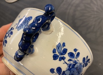 A Chinese blue and white bowl and cover with floral design, Kangxi
