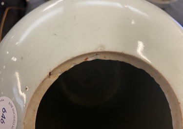 Vier Chinese vazen met ijzerrood decor van boeddhistische leeuwen, 19/20e eeuw
