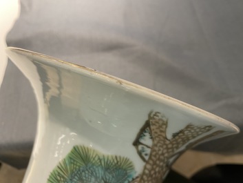 Une paire de vases en porcelaine de Chine qianjiang cai, 19/20&egrave;me