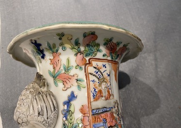 Cinq vases en porcelaine de Chine famille rose, 19&egrave;me