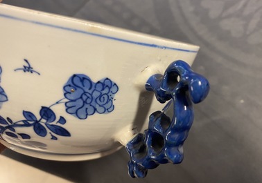 A Chinese blue and white bowl and cover with floral design, Kangxi
