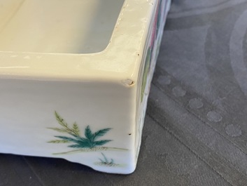 A pair of Chinese rectangular famille rose jardini&egrave;res, 19th C.