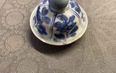 A Chinese blue and white five-piece garniture, Vung Tau Cargo, Kangxi