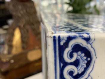 A square Chinese blue and white 'dragon' jardini&egrave;re, 19th C.