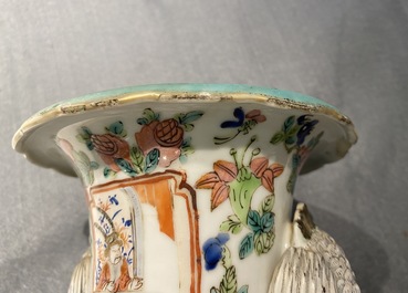Cinq vases en porcelaine de Chine famille rose, 19&egrave;me