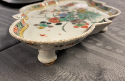 A rare Chinese famille verte tray on four feet, Kangxi