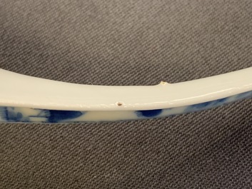 Vijf Chinese blauw-witte lepels met landschappen, 19e eeuw