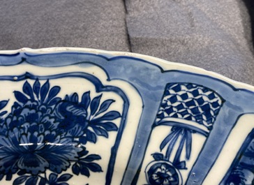 A large Chinese blue and white kraak porcelain dish with a mythical beast, Wanli