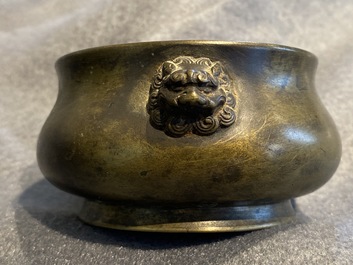 A Chinese bronze censer, Xuande mark, 17/18th C.