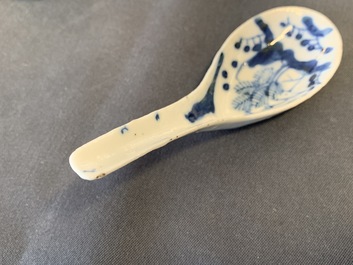 Quinze cuill&egrave;res en porcelaine de Chine en bleu et blanc, 19/20&egrave;me