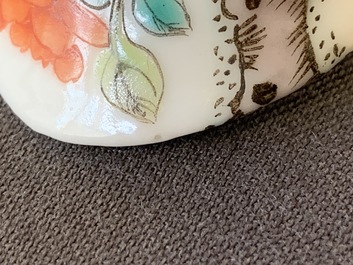 Drie Chinese famille rose lepels met floraal decor, 19/20e eeuw