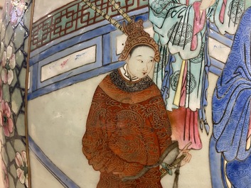 Une paire de grands vases en porcelaine de Chine famille rose, 19&egrave;me