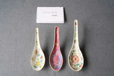 Three Chinese famille rose spoons, 19/20th C.