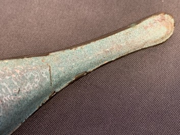 Six cuill&egrave;res en gr&egrave;s de Yixing, &eacute;maux de Canton et laque, Chine, 19/20&egrave;me