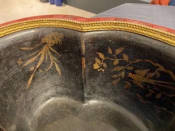 A Chinese quatrefoil jardini&egrave;re in red and black lacquer, Qianlong