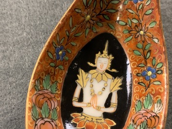 Three Chinese Thai market Bencharong spoons, 19th C.