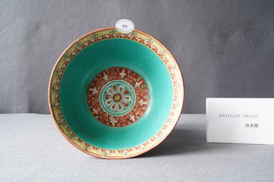 A Chinese Thai market Bencharong bowl, 19th C.