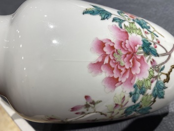 A pair of Chinese famille rose eggshell vases with floral design, Republic