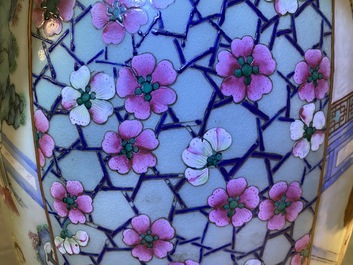 Une paire de grands vases en porcelaine de Chine famille rose, 19&egrave;me
