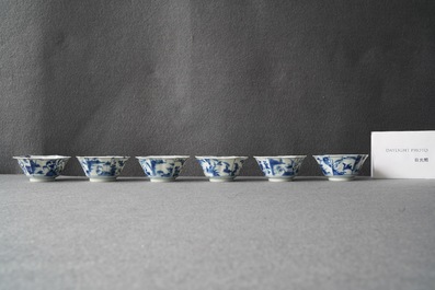 Zes Chinese blauw-witte hexagonale koppen en schotels, Kangxi