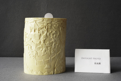 A Chinese ivory brush pot, 18/19th C.