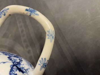 A Chinese blue and white lime pot for the Vietnamese market, Kangxi