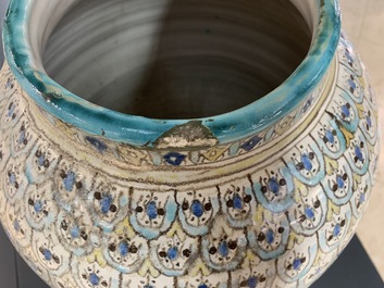 Un grand vase en c&eacute;ramique polychrome, Maroc ou Tun&eacute;sie, vers 1900