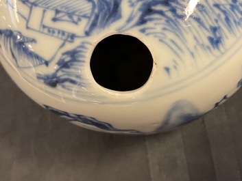 A Chinese blue and white lime pot for the Vietnamese market, Kangxi