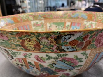 A Chinese Canton famille rose bowl, 19th C.